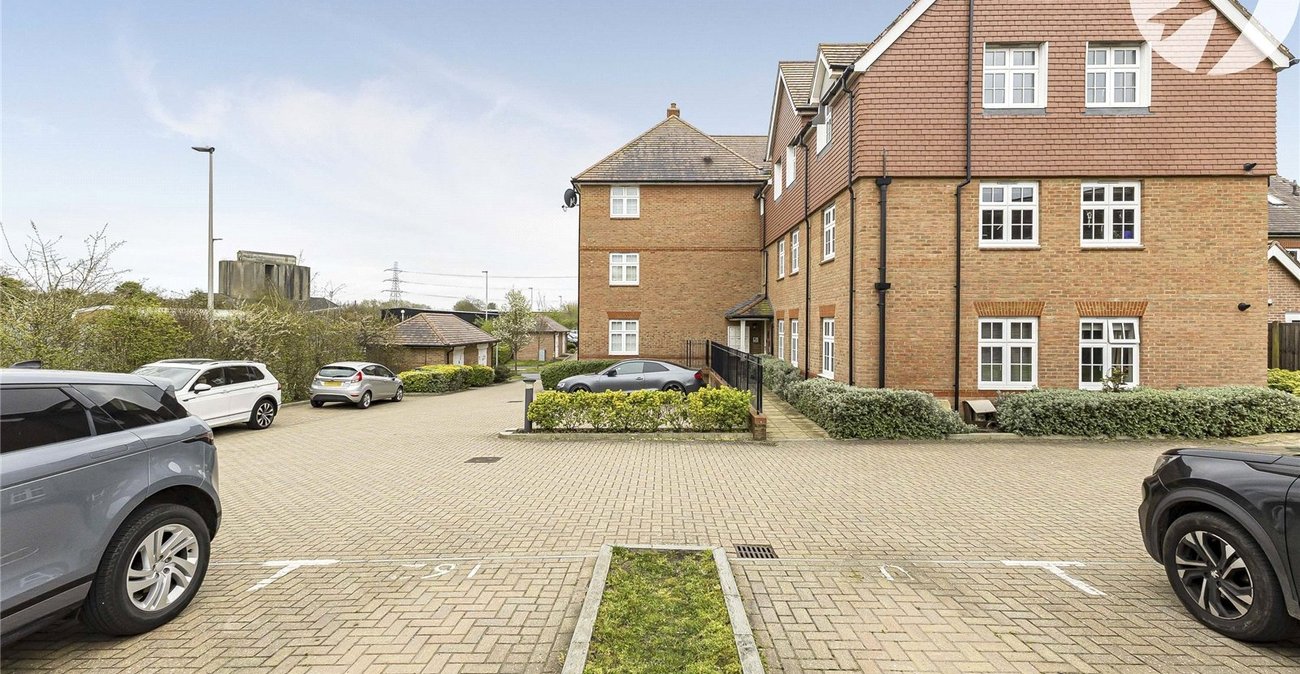 2 bedroom property for sale in Halling | Robinson Michael & Jackson