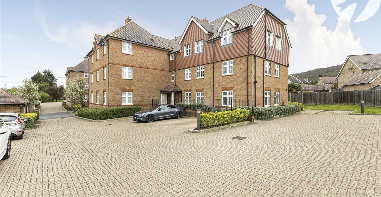 2 bedroom property for sale in Halling | Robinson Michael & Jackson