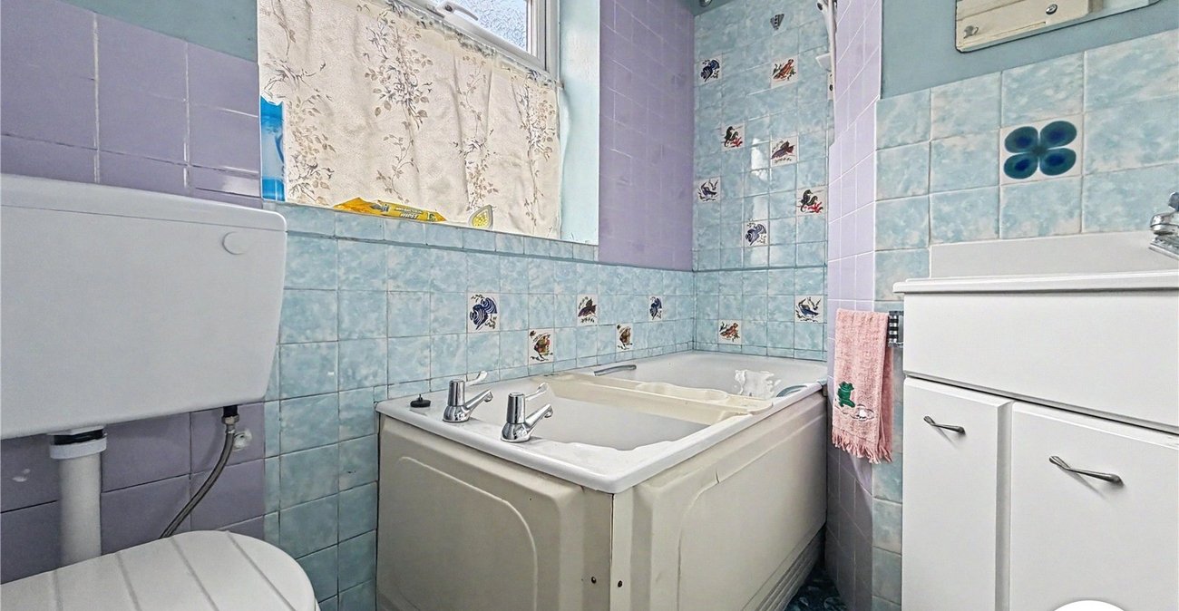 2 bedroom property for sale in Rochester | Robinson Michael & Jackson