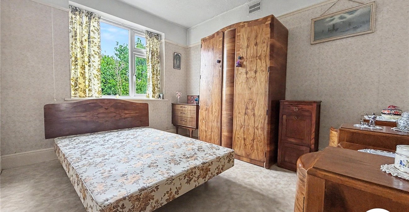 2 bedroom property for sale in Rochester | Robinson Michael & Jackson