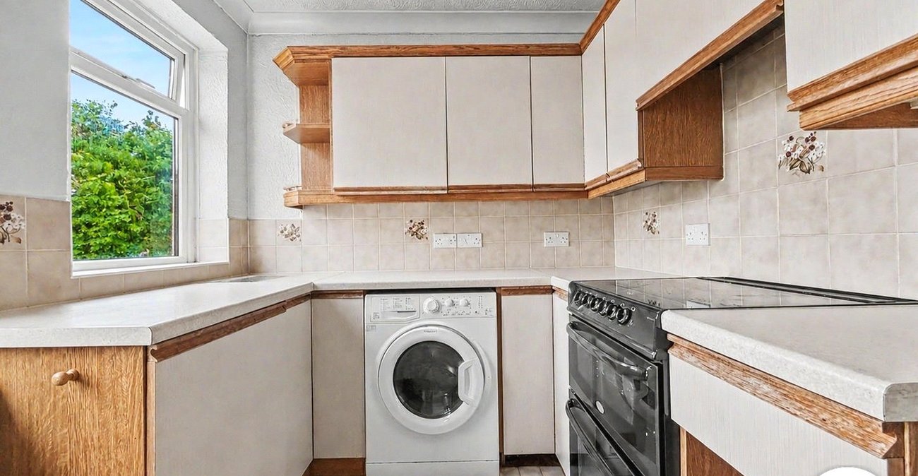 2 bedroom property for sale in Rochester | Robinson Michael & Jackson