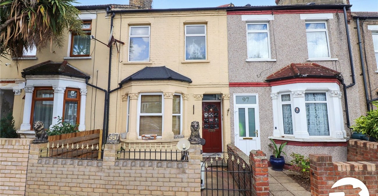 2 bedroom house for sale in Belvedere | Robinson Jackson