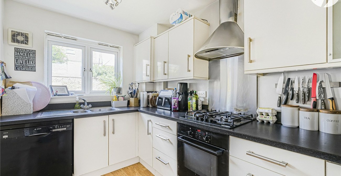 3 bedroom house for sale in West Dartford | Robinson Jackson