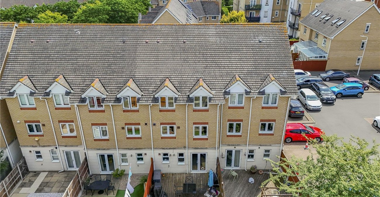 3 bedroom house for sale in West Dartford | Robinson Jackson