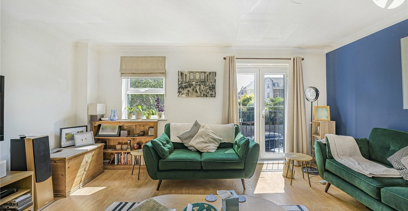 3 bedroom house for sale in West Dartford | Robinson Jackson