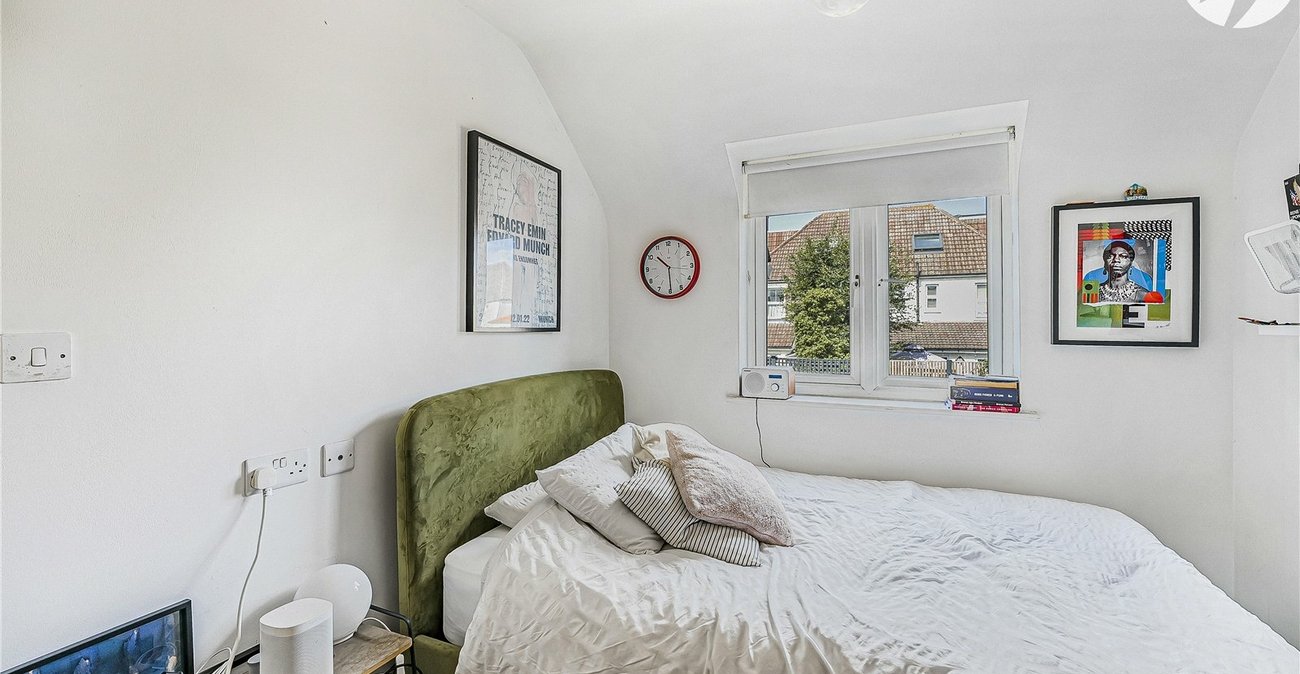 3 bedroom house for sale in West Dartford | Robinson Jackson