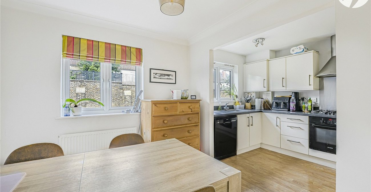 3 bedroom house for sale in West Dartford | Robinson Jackson