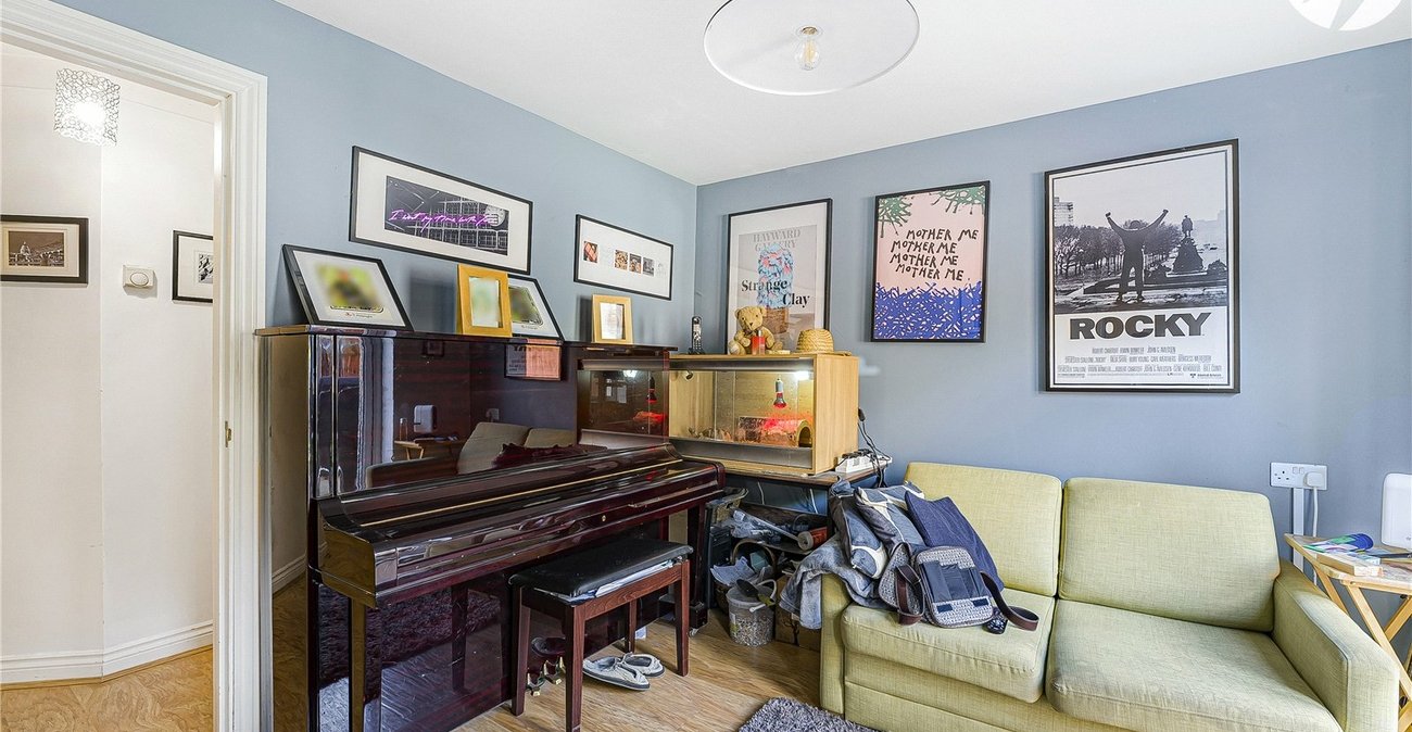 3 bedroom house for sale in West Dartford | Robinson Jackson