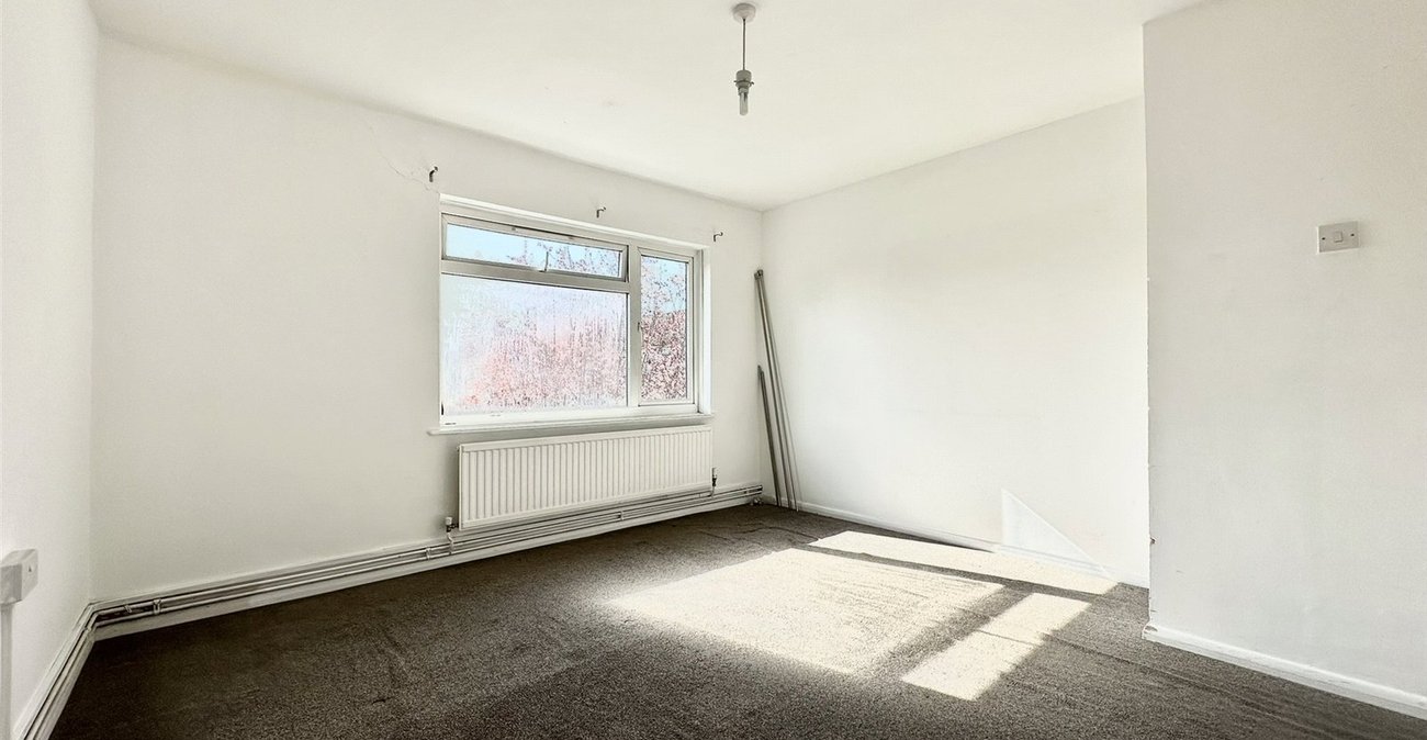 2 bedroom property for sale in Swanscombe | Robinson Jackson