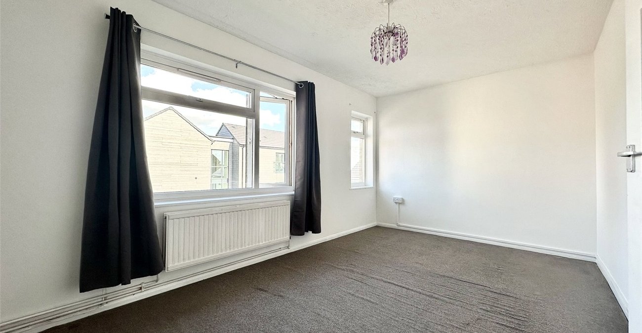2 bedroom property for sale in Swanscombe | Robinson Jackson