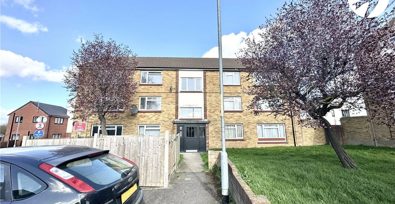 2 bedroom property for sale in Swanscombe | Robinson Jackson