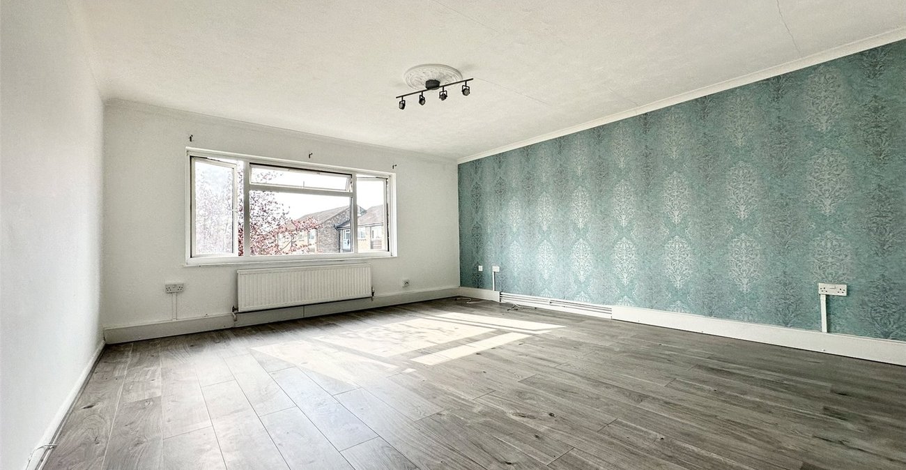 2 bedroom property for sale in Swanscombe | Robinson Jackson