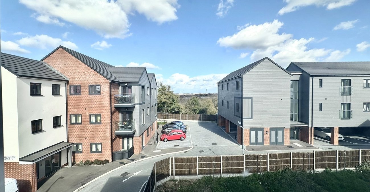 2 bedroom property for sale in Swanscombe | Robinson Jackson