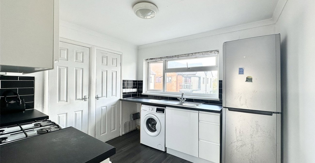 2 bedroom property for sale in Swanscombe | Robinson Jackson