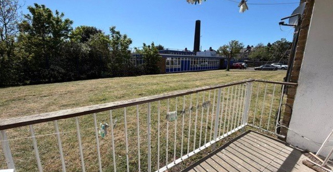 2 bedroom property for sale in Plumstead | Robinson Jackson