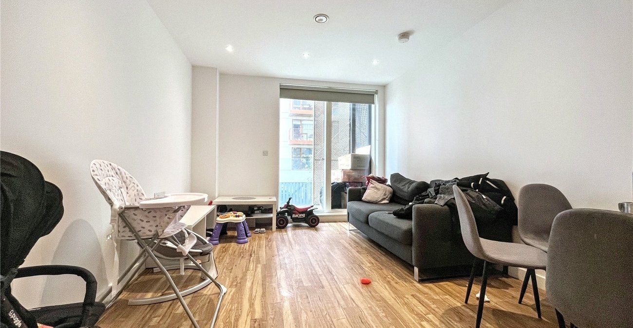 2 bedroom property for sale in Chatham | Robinson Michael & Jackson