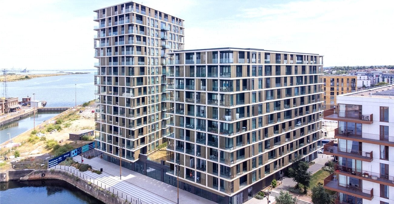 2 bedroom property for sale in Gillingham | Robinson Michael & Jackson
