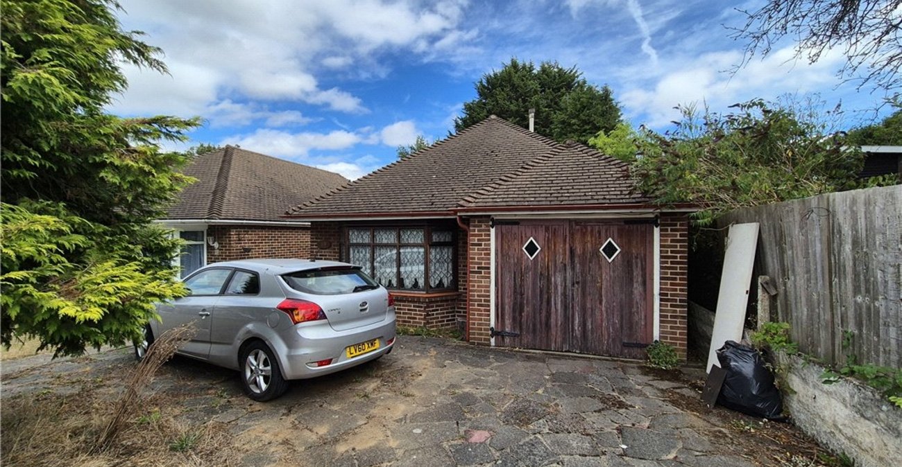 2 bedroom bungalow for sale in Orpington | Robinson Jackson