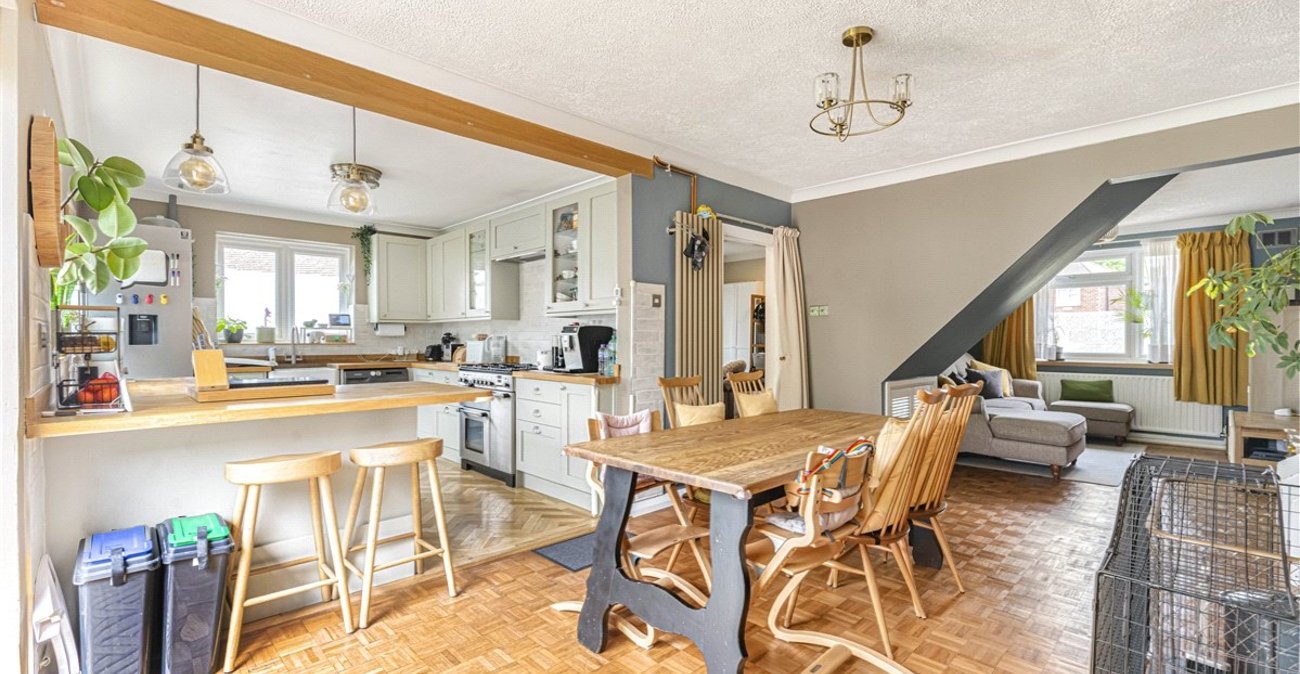 4 bedroom bungalow for sale in Orpington | Robinson Jackson