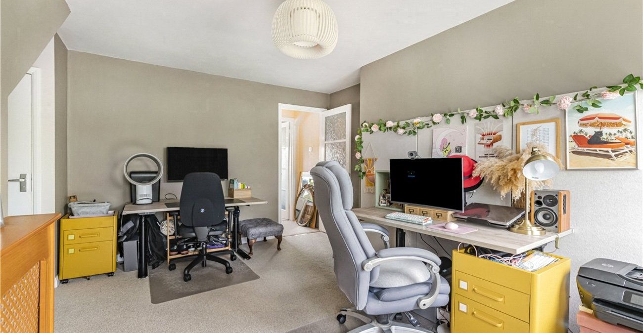 4 bedroom bungalow for sale in Orpington | Robinson Jackson