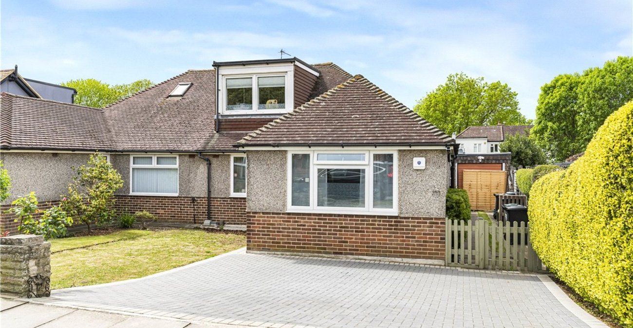 4 bedroom bungalow for sale in Orpington | Robinson Jackson