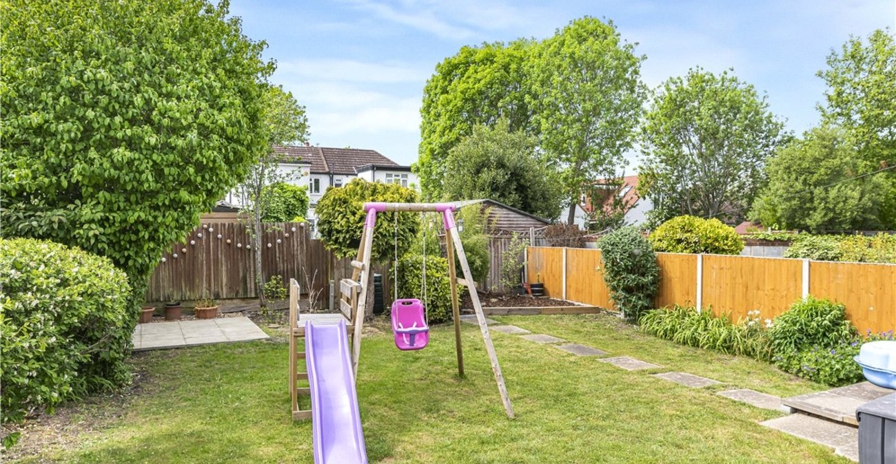 4 bedroom bungalow for sale in Orpington | Robinson Jackson