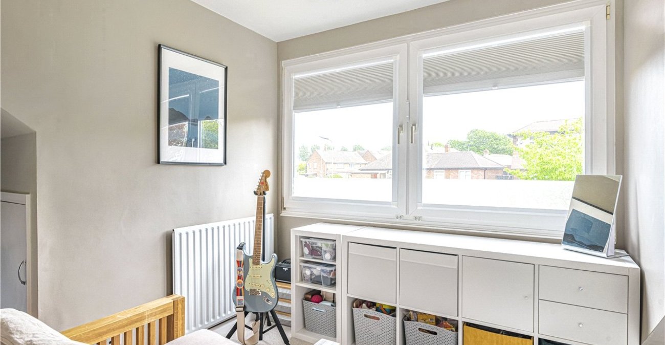4 bedroom bungalow for sale in Orpington | Robinson Jackson