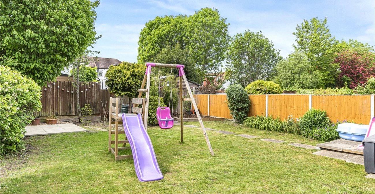 4 bedroom bungalow for sale in Orpington | Robinson Jackson