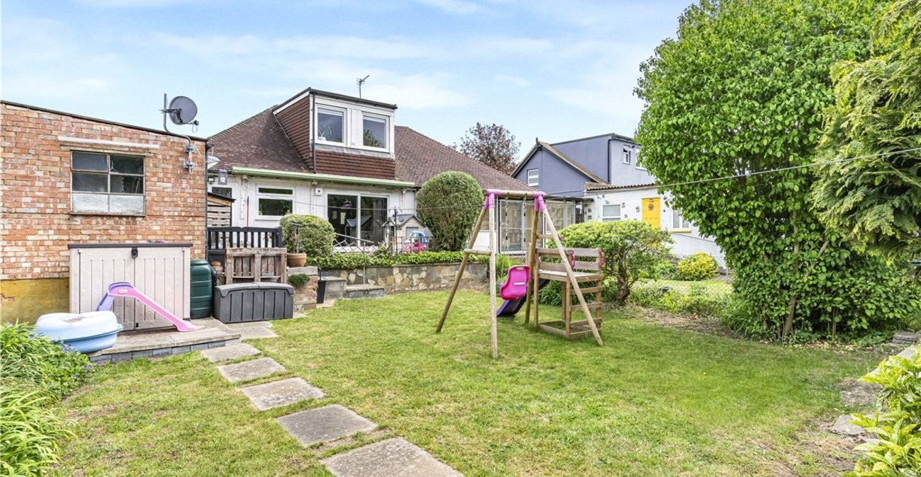 4 bedroom bungalow for sale in Orpington | Robinson Jackson