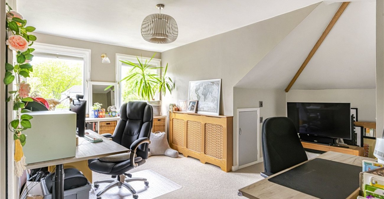 4 bedroom bungalow for sale in Orpington | Robinson Jackson
