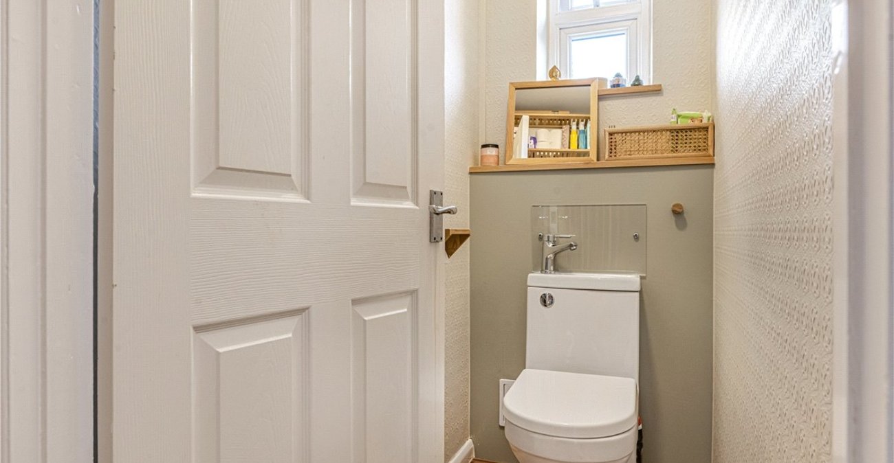 4 bedroom bungalow for sale in Orpington | Robinson Jackson