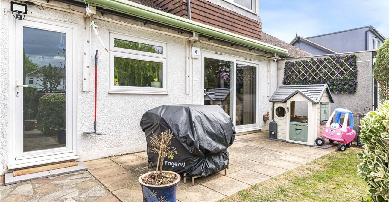 4 bedroom bungalow for sale in Orpington | Robinson Jackson