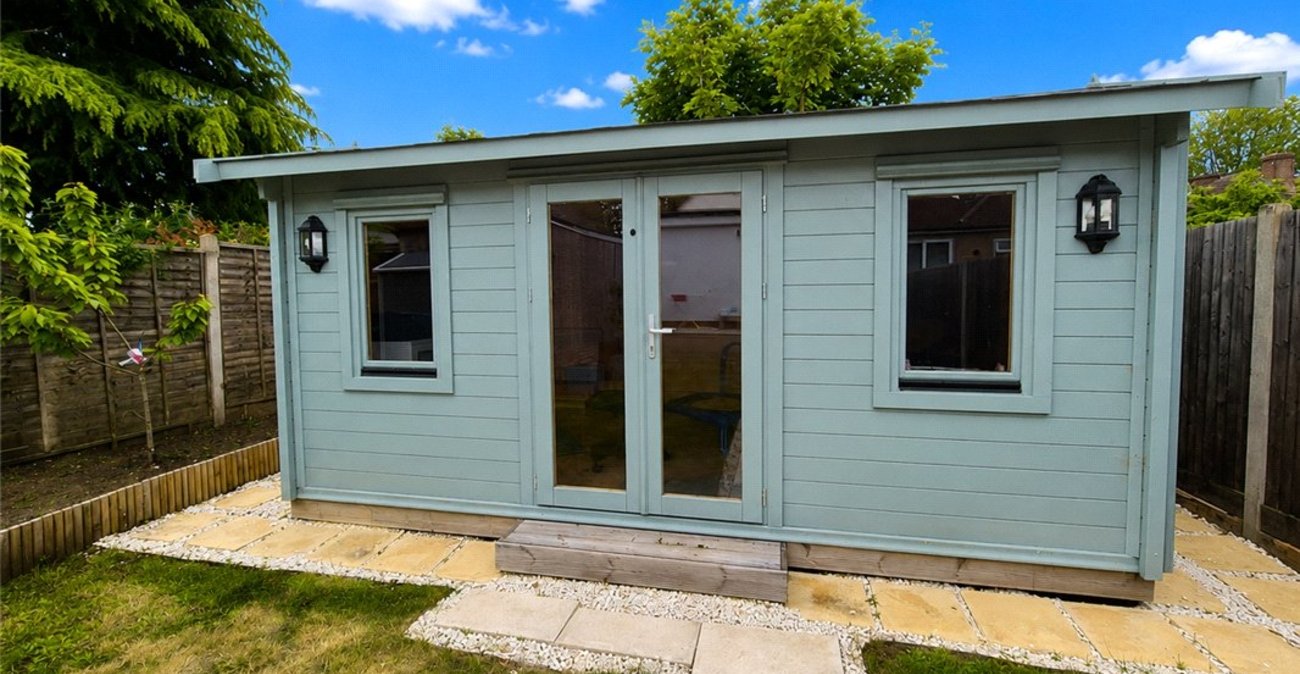 3 bedroom bungalow for sale in Orpington | Robinson Jackson
