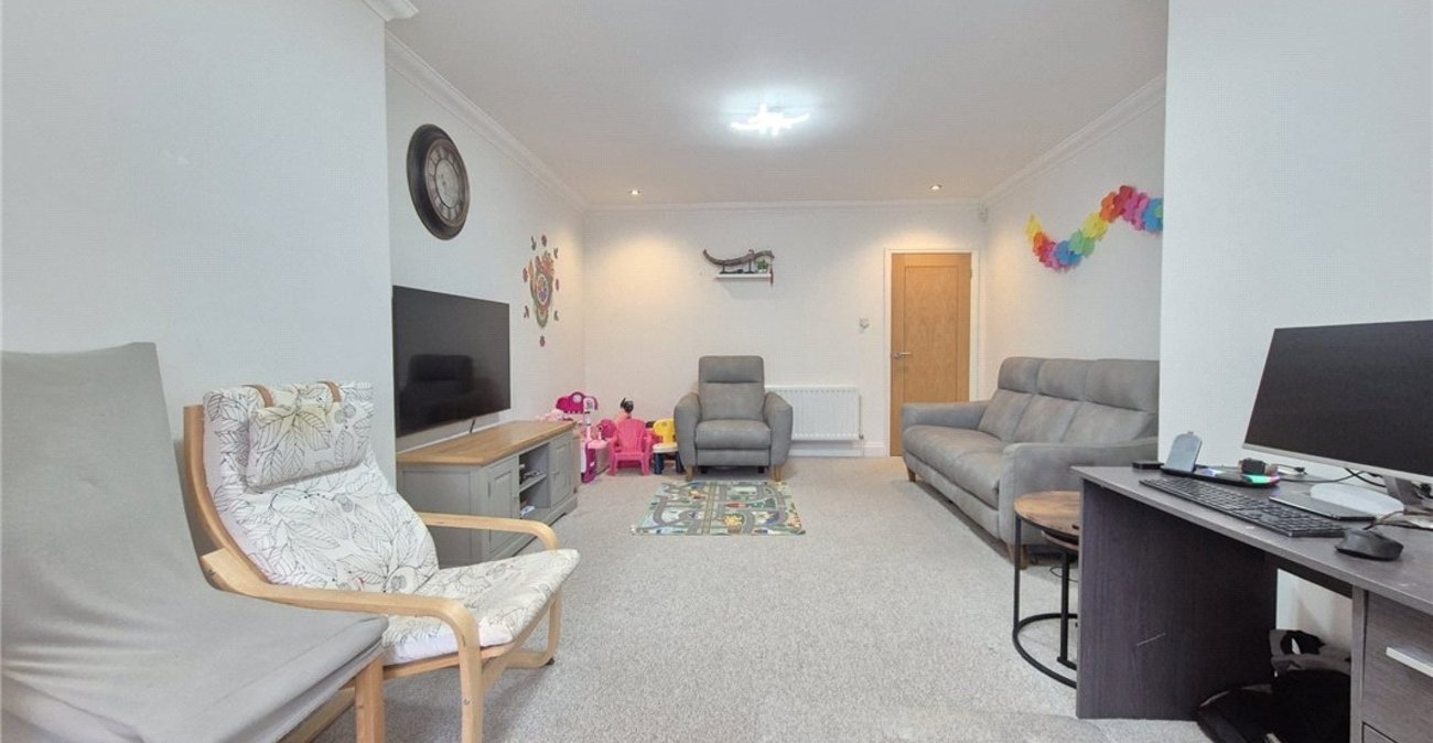4 bedroom bungalow for sale in Orpington | Robinson Jackson
