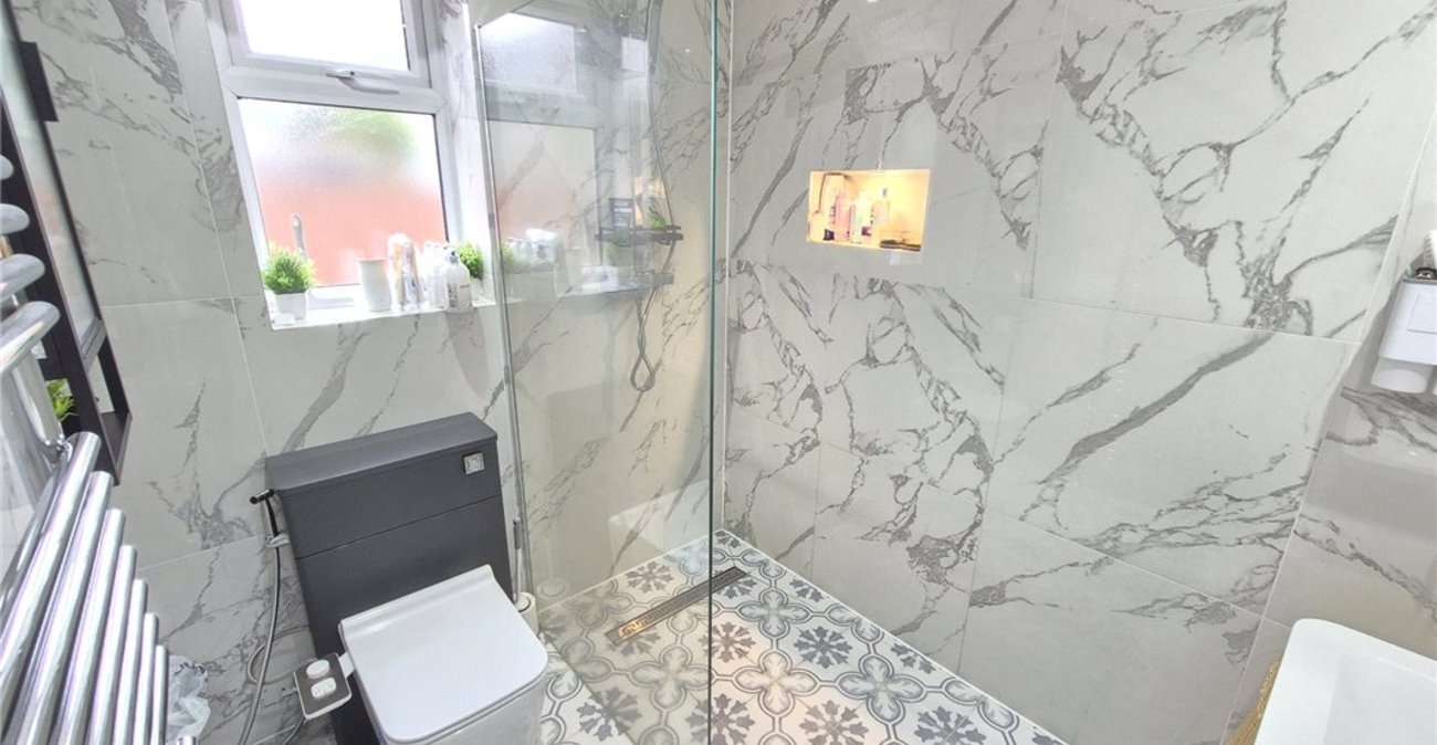 4 bedroom bungalow for sale in Orpington | Robinson Jackson