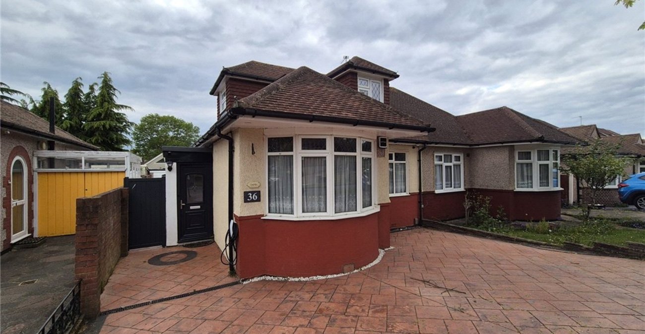 4 bedroom bungalow for sale in Orpington | Robinson Jackson