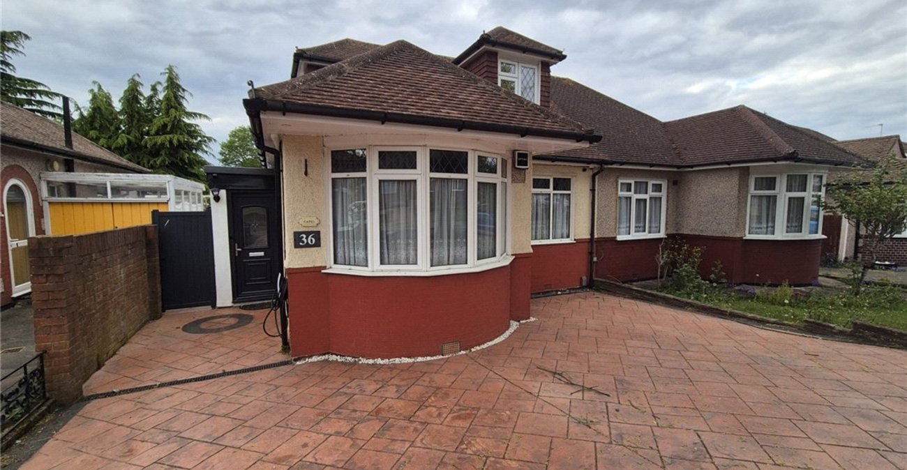 4 bedroom bungalow for sale in Orpington | Robinson Jackson