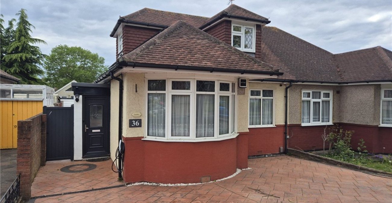 4 bedroom bungalow for sale in Orpington | Robinson Jackson