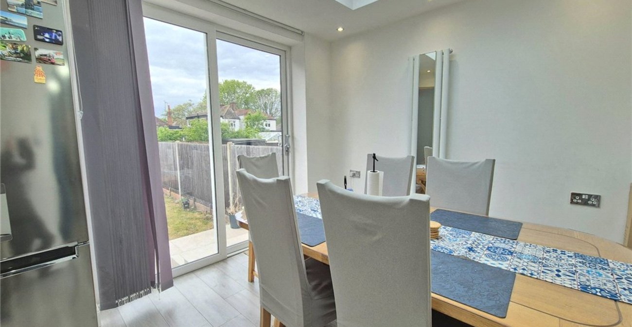 4 bedroom bungalow for sale in Orpington | Robinson Jackson