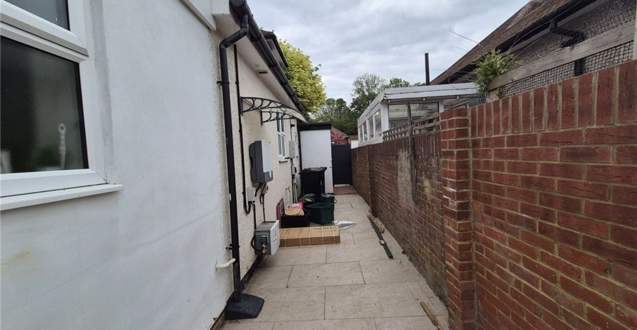 4 bedroom bungalow for sale in Orpington | Robinson Jackson