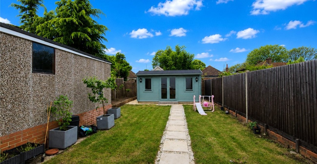 3 bedroom bungalow for sale in Orpington | Robinson Jackson