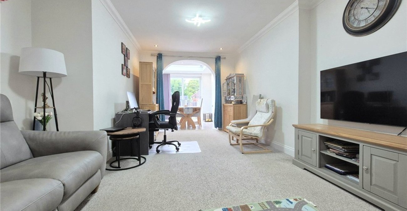 4 bedroom bungalow for sale in Orpington | Robinson Jackson