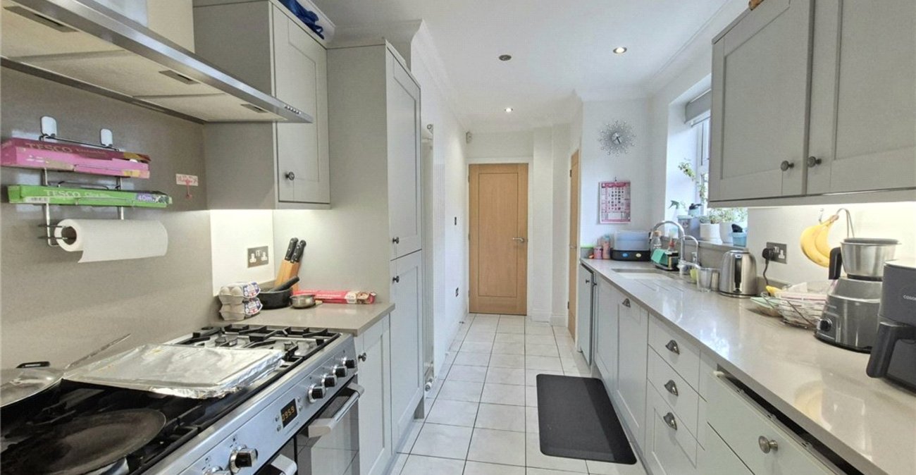 4 bedroom bungalow for sale in Orpington | Robinson Jackson