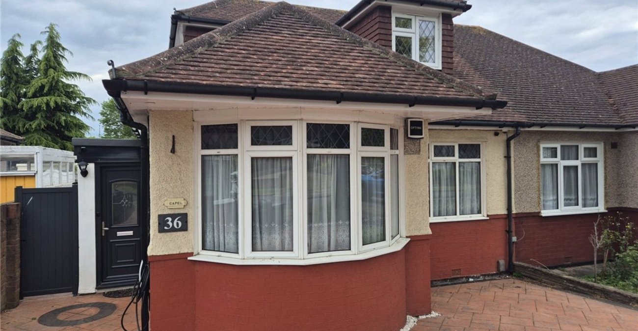 4 bedroom bungalow for sale in Orpington | Robinson Jackson