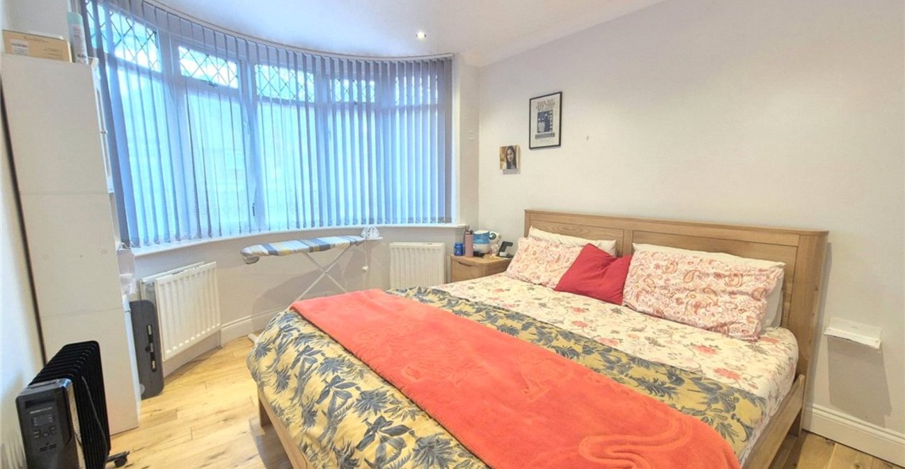 4 bedroom bungalow for sale in Orpington | Robinson Jackson