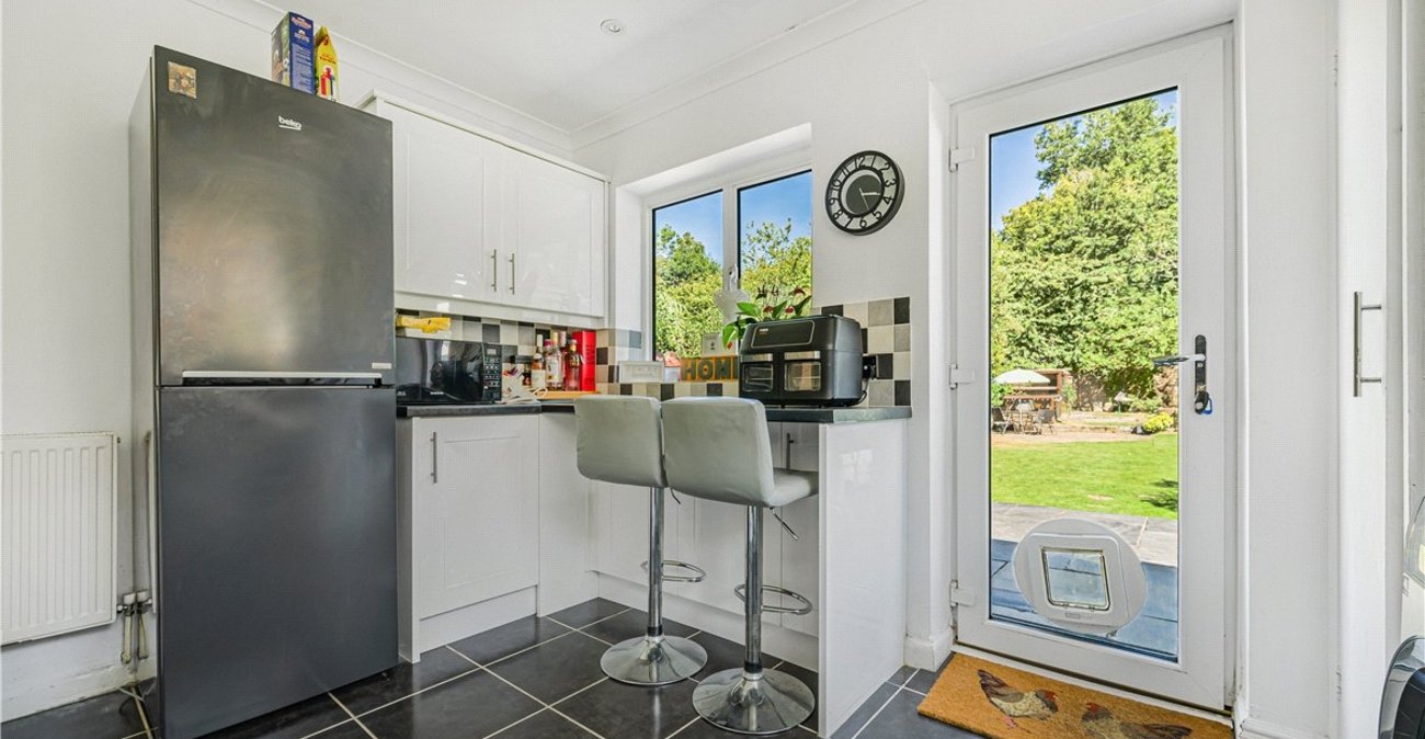 3 bedroom bungalow for sale in Orpington | Robinson Jackson