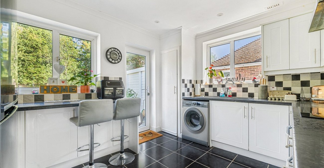 3 bedroom bungalow for sale in Orpington | Robinson Jackson