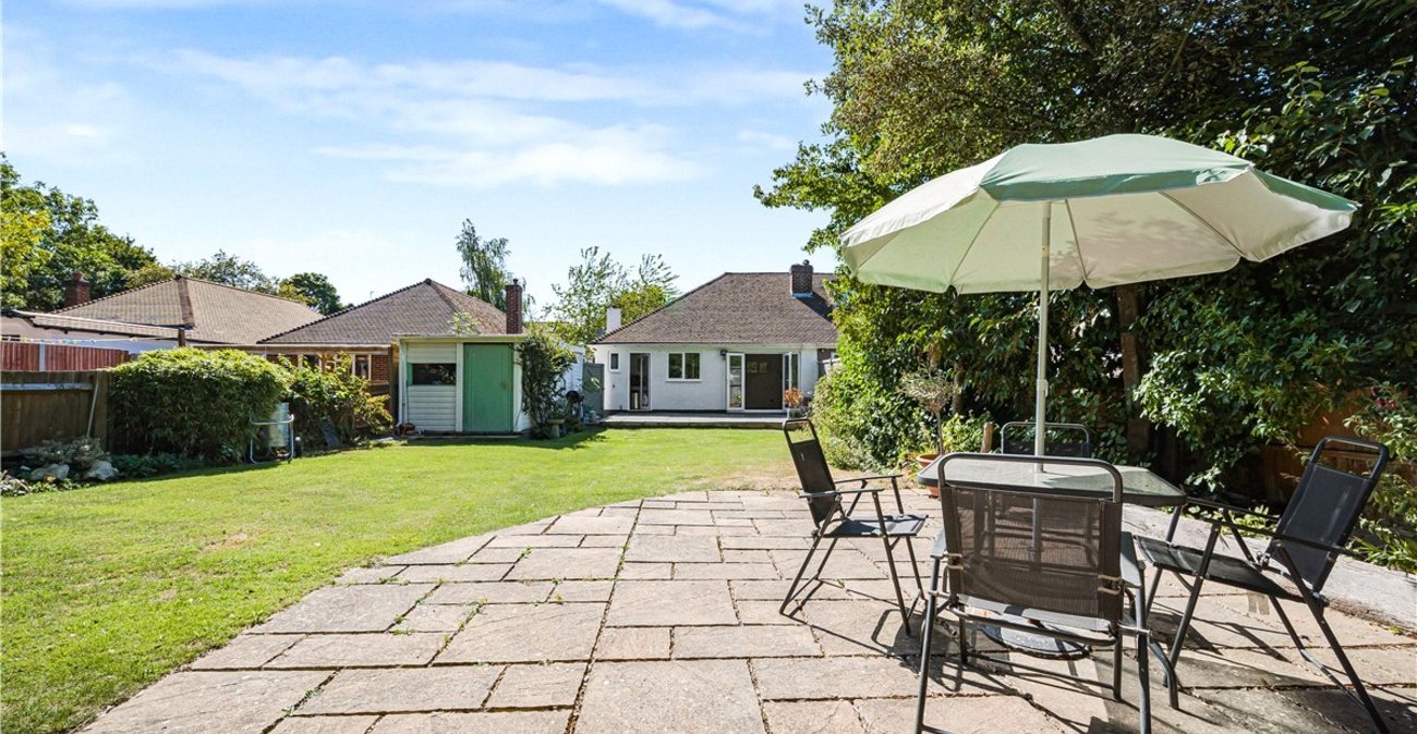 3 bedroom bungalow for sale in Orpington | Robinson Jackson