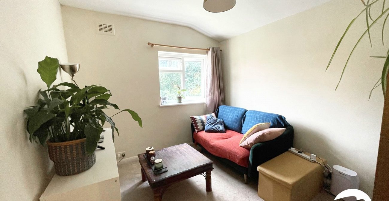 2 bedroom property for sale in London | Robinson Jackson