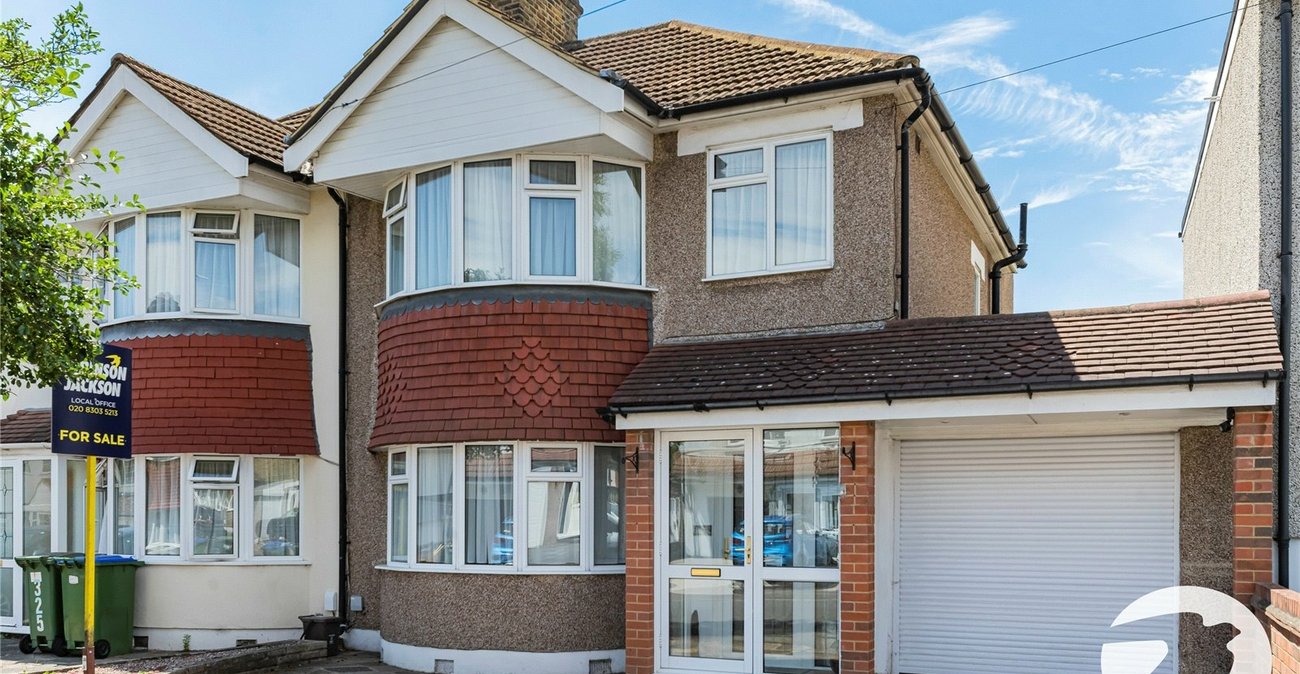 3 bedroom house for sale in Welling | Robinson Jackson